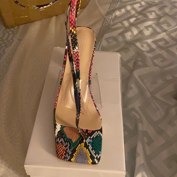 Heels - Picture 1 of 1